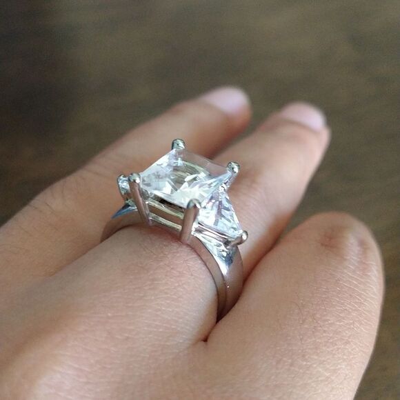 CZ Statement Band size 8 - Picture 3 of 6